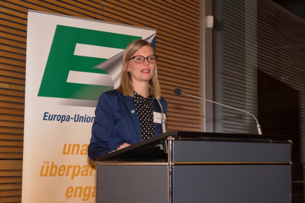 Annika Lorenz, stellvertretende Vorsitzende der Europa-Union Freiburg und Vorsitzende der JEF Freiburg. Foto: Natalie Rapp